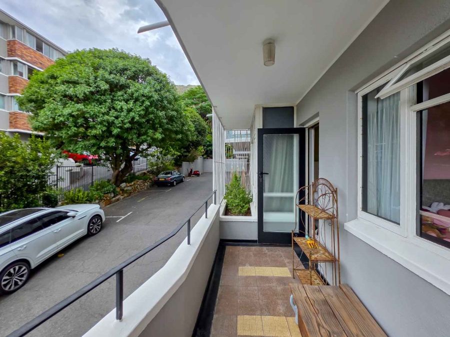 To Let 2 Bedroom Property for Rent in Sea Point Western Cape